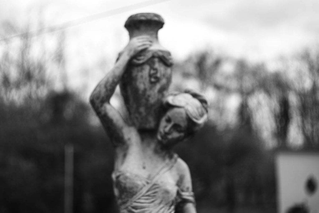 Statue Placement Styling Garden Outdoor Idea: How to Elevate Your Yard Without Looking Like a Tourist Trap