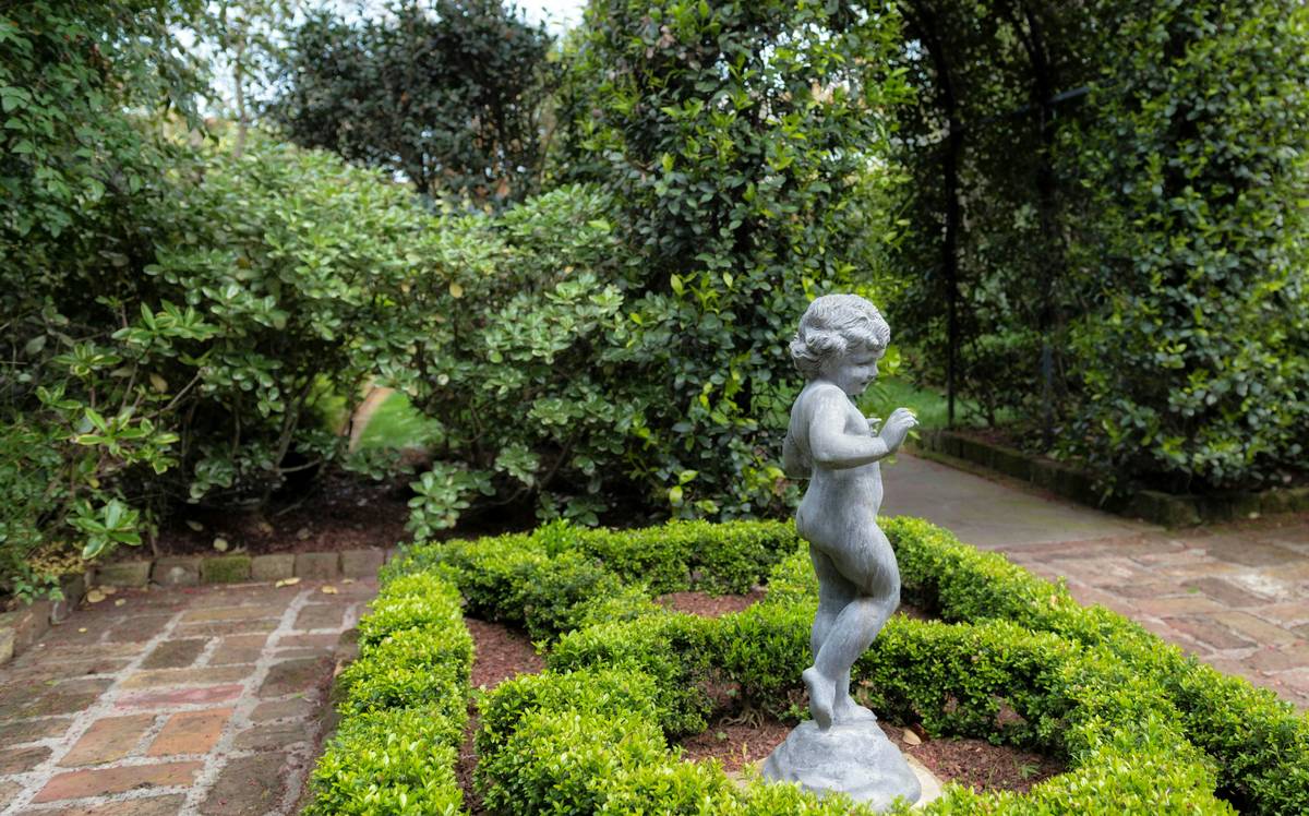 Your Home Garden Ideas for Beginners: How Garden Statues Bring Magic Without the Mess